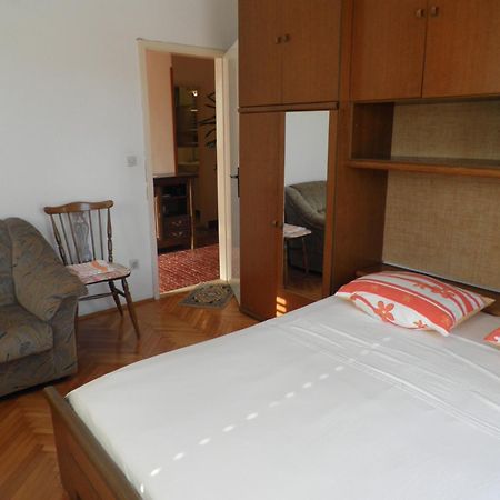 Apartments Holiday Lumbarda Esterno foto