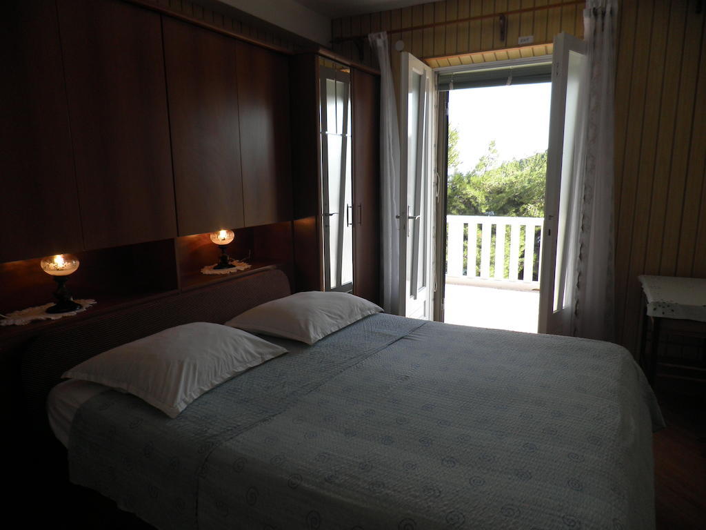 Apartments Holiday Lumbarda Esterno foto