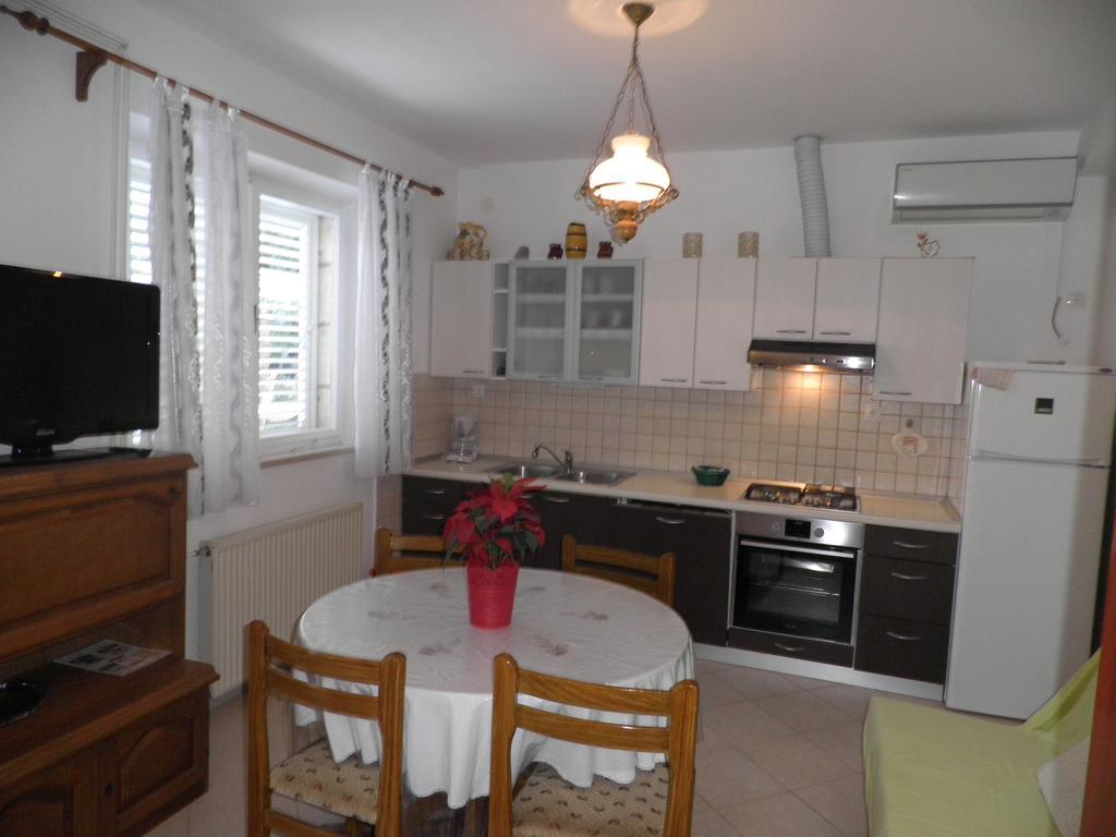 Apartments Holiday Lumbarda Esterno foto